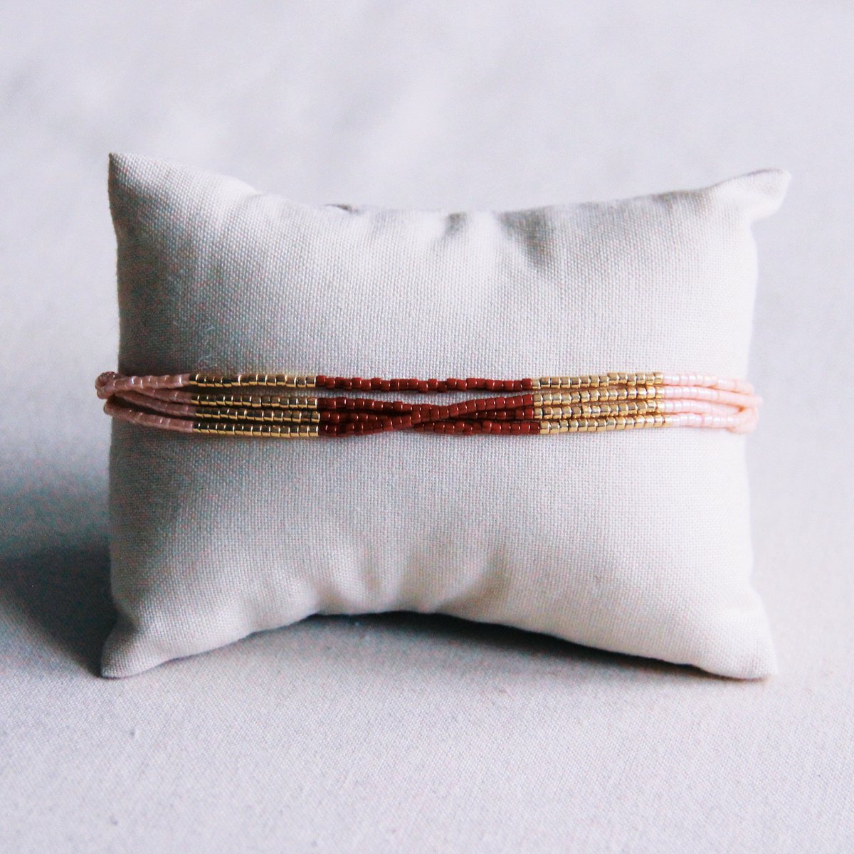 Viervoudige Miyuki -armband - Bordeaux/lnude/Goldplated