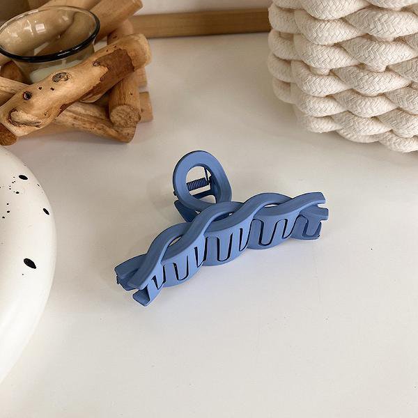Minimalistische blauwe kleurtoon klauw haarclips