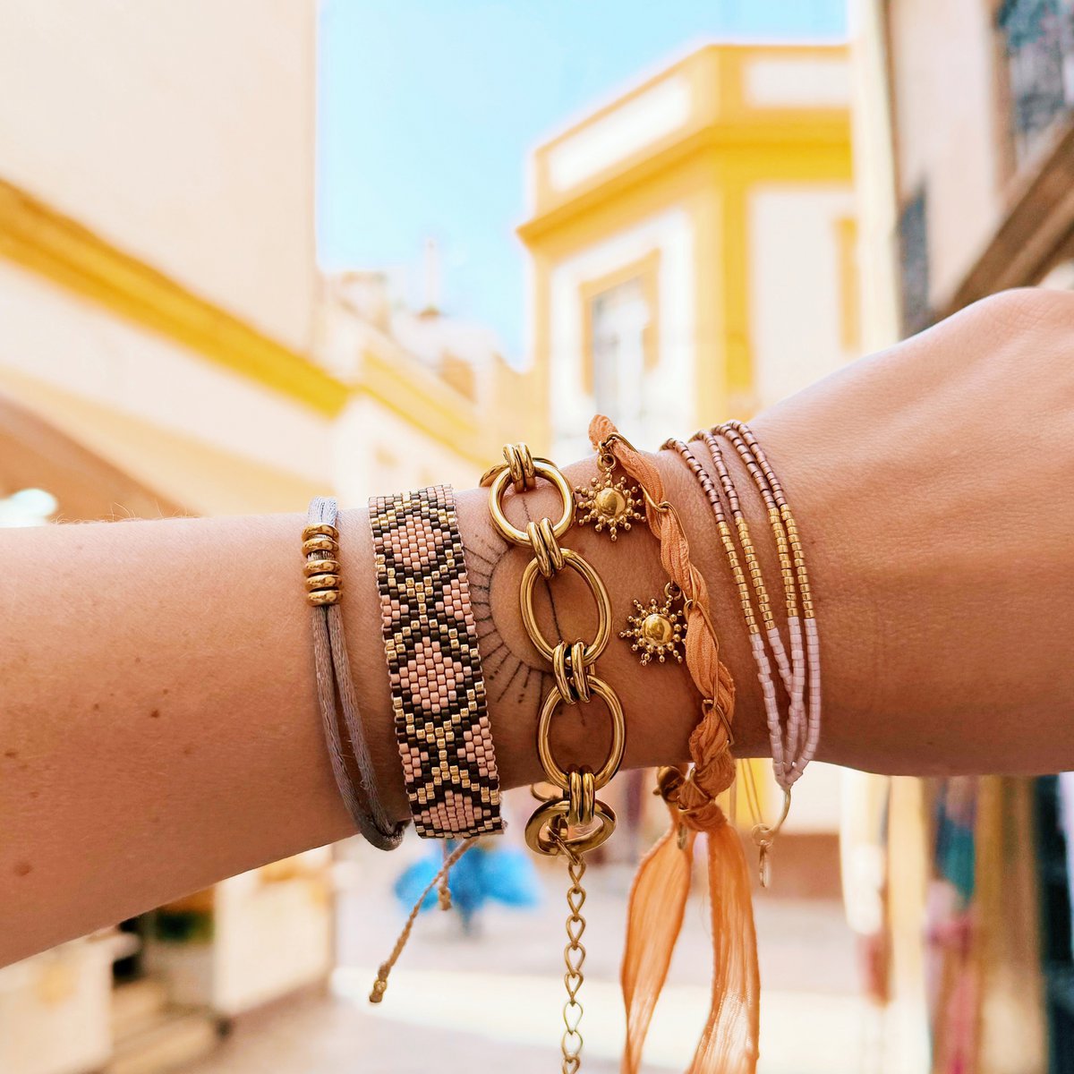 D -keten armband met zijde en charmes - zalm
