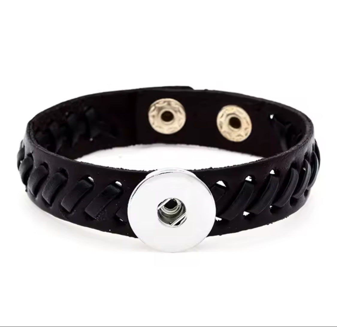 Armband breed gevlochten zwart  clicks /buttons incl. 2 gratis buttons naar keuze