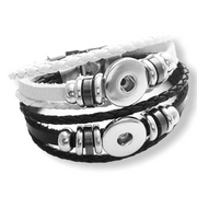 Armband leer wit clicks /buttons incl. 2 gratis buttons naar keuze