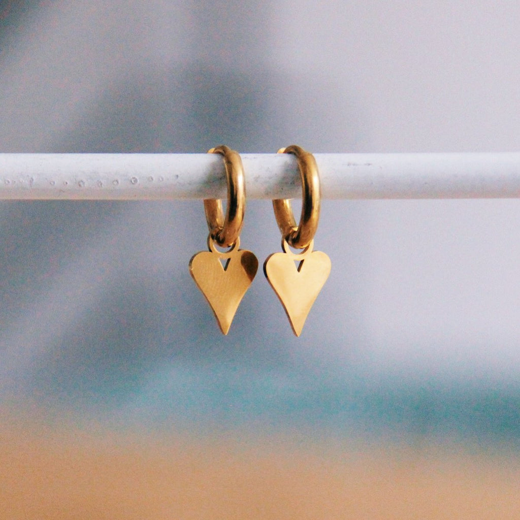 Stainless steel hoop earrings with heart - gold