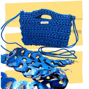 ByApril- Gehaakte mini crossbody tas in kobaltblauw met extra schouderband - HAIRPIN.NU