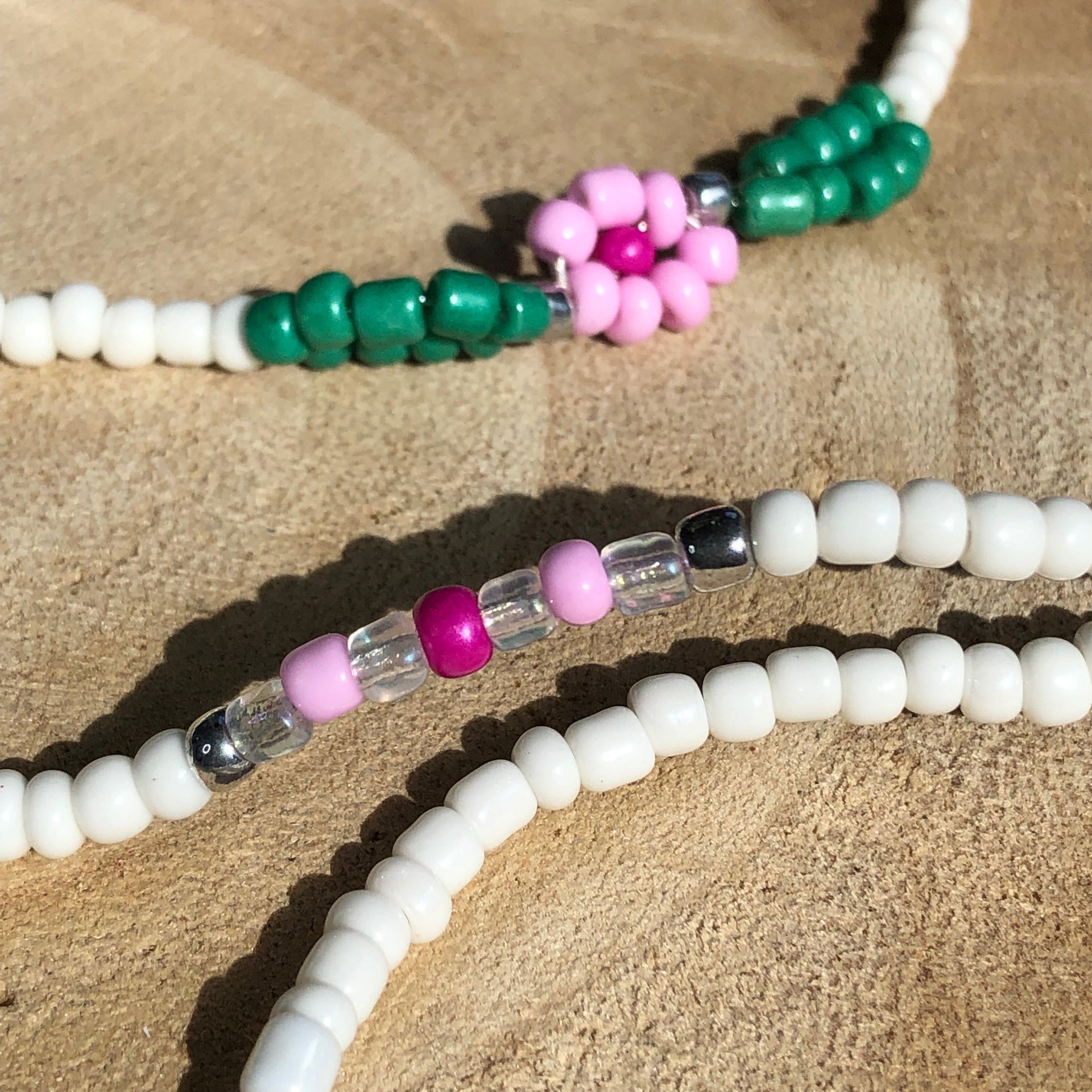 Brillenkoordje wit-roze-bloem