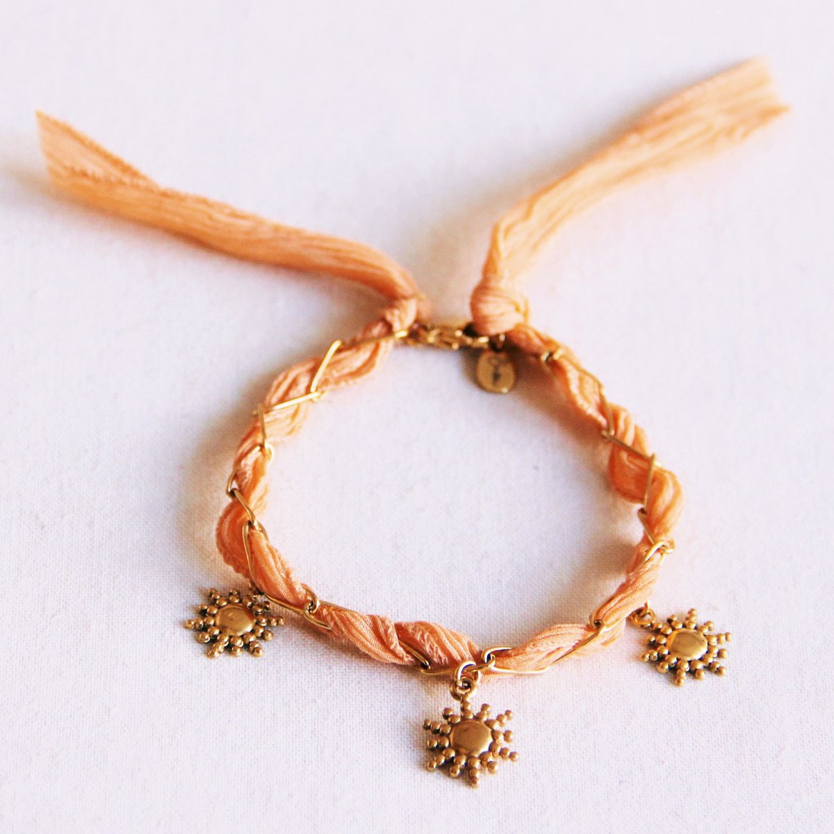 D -keten armband met zijde en charmes - zalm