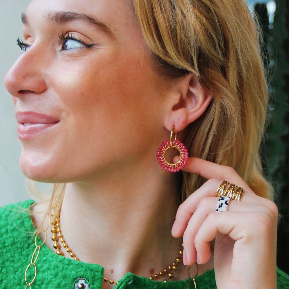 Oorbel met ronde facet hanger - fuchsia