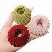 Haarklem de ’loop’ velvet een uniek haaraccessoire - haarklemmen en -clips