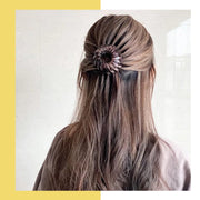 Haarklem de ’loop’ velvet een uniek haaraccessoire - haarklemmen en -clips