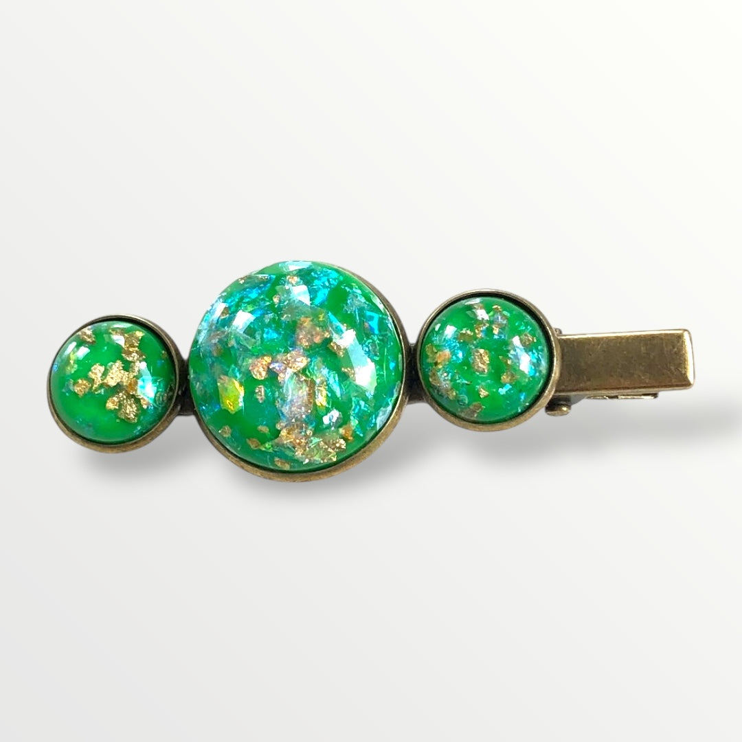 Hairclip cabochon gold color flakes - groen
