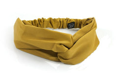 Met de handen in het haar nu kappers gesloten zijn?