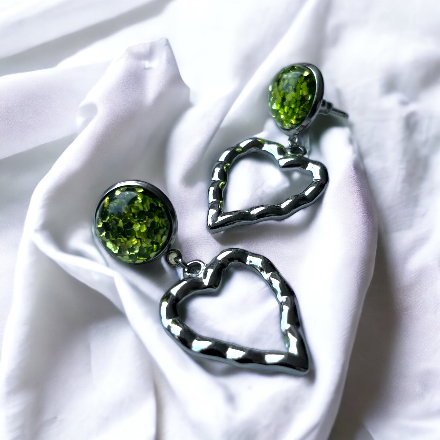 Oorbel cabochon hanger sparkling love - sparkling green