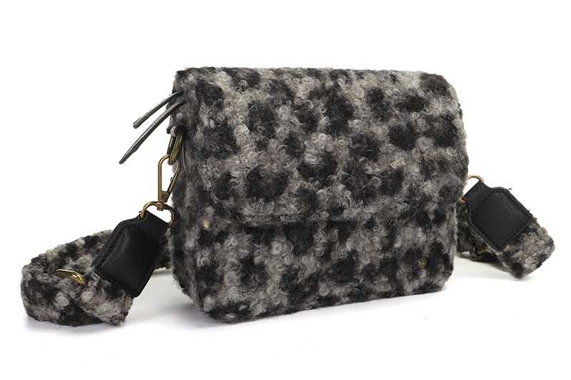 Schoudertasje garmich black panter - tas