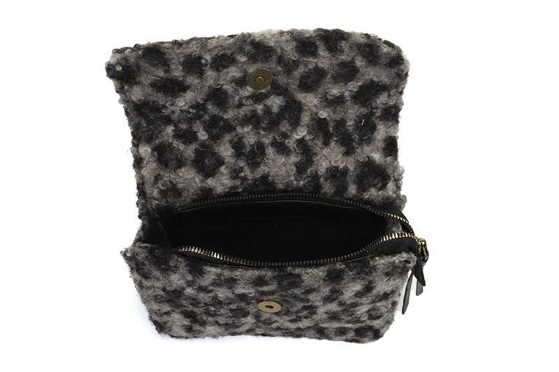 Schoudertasje garmich black panter - tas