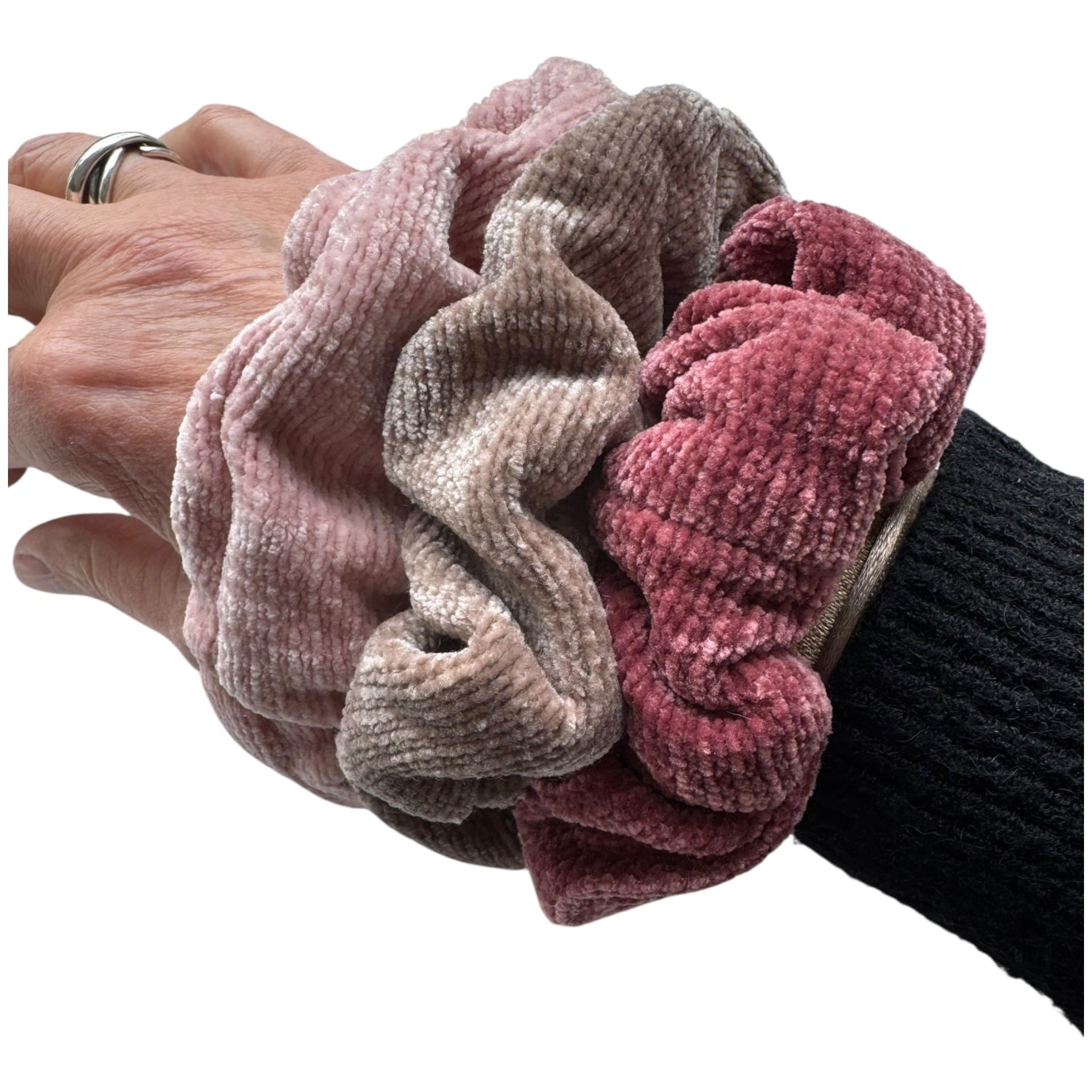 Scrunchie set 3 stuks – zachte velvet rib haar­elastieken in nude roze & taupe