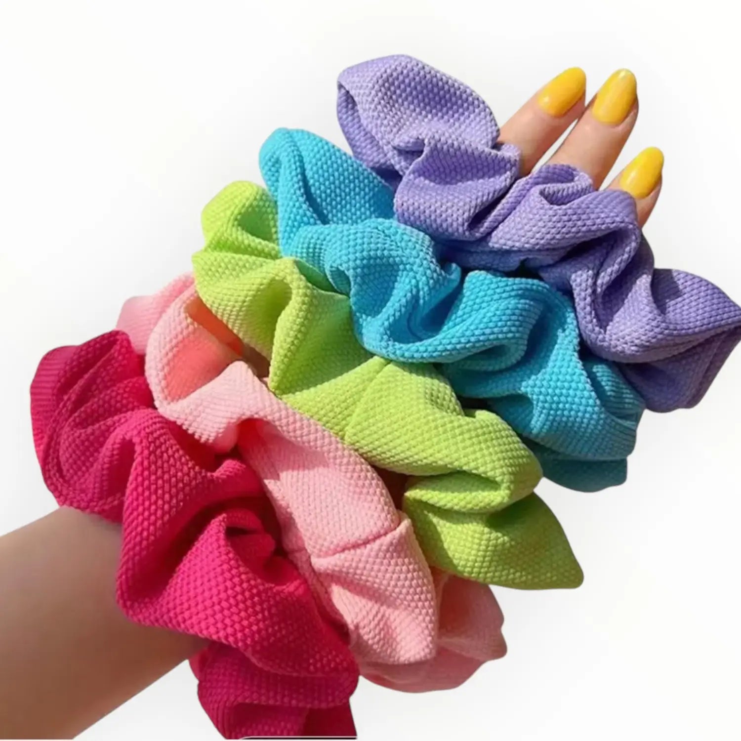 De scrunchies zijn weer terug van weggeweest!