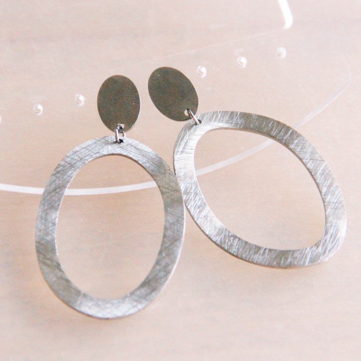 SO701: Statement oorbel grote ovale ring - zilver