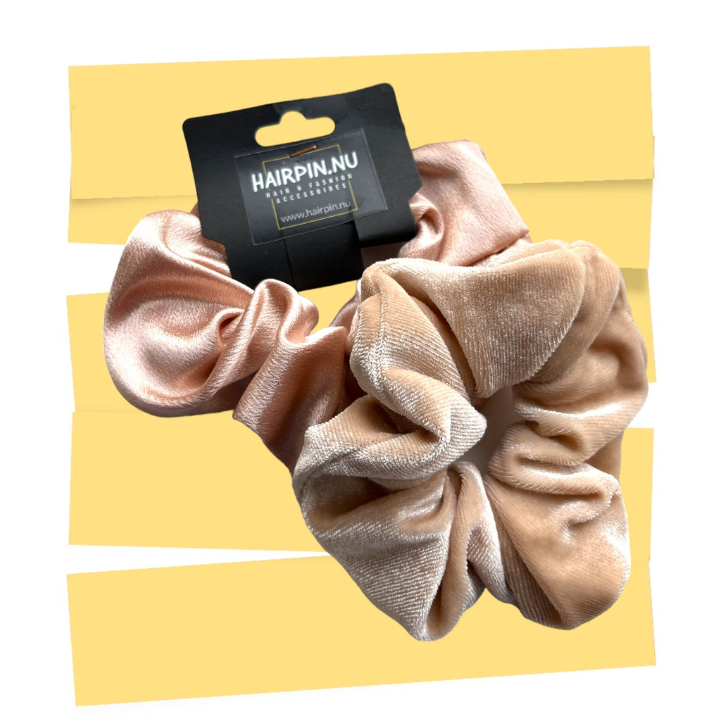 Set 2 scrunchies haarelastieken velvet champagne-beige - HAIRPIN.NU