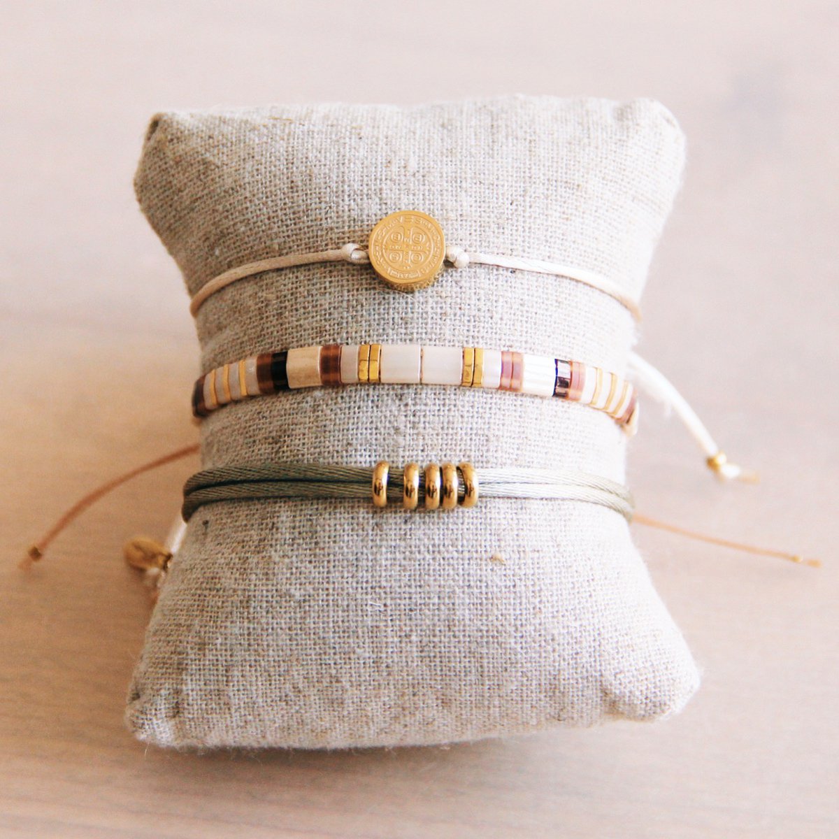 FW119: Tilabead Armband Taupe / Nude / Verguld