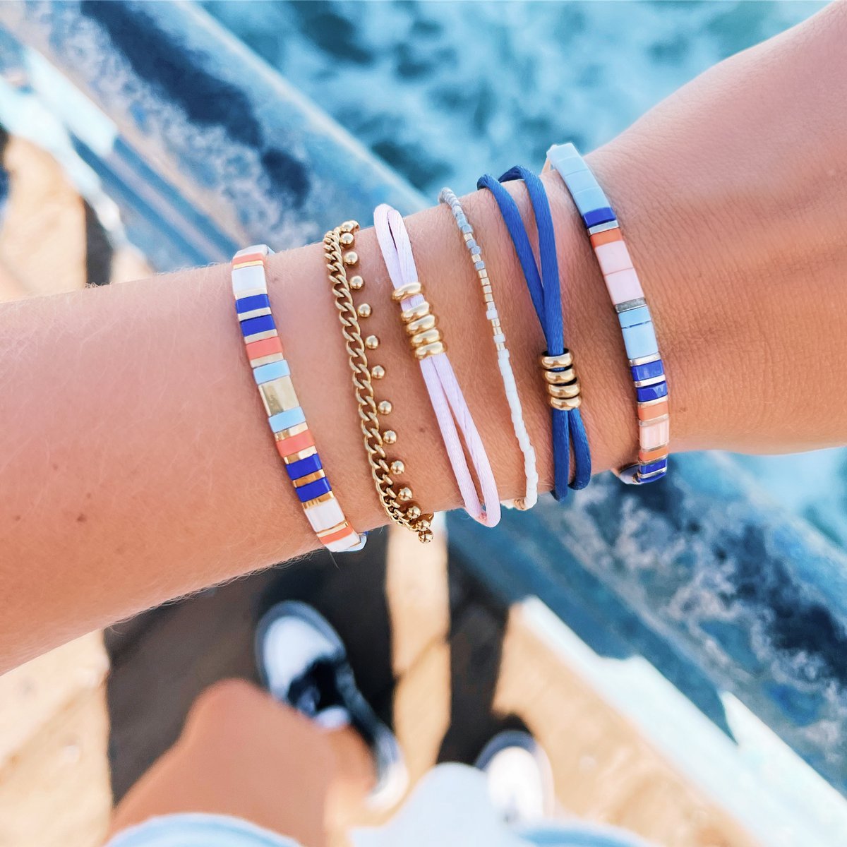 SA835: Stalen schakelarmband met balletjes - zilver
