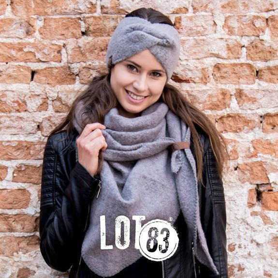 Lot83 Sjaal Fem Grijs - HAIRPIN.NU